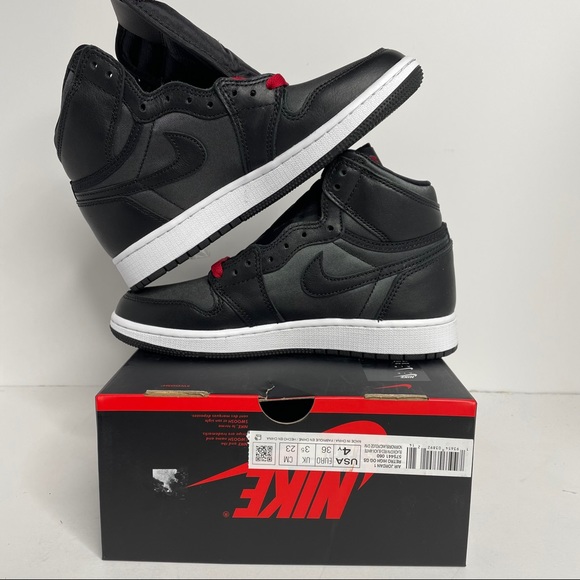 Nike Air Jordan 1 Retro High OG “Black Satin” NEW - Picture 3 of 4